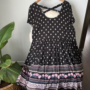 Patterned t-shirt mini dress
